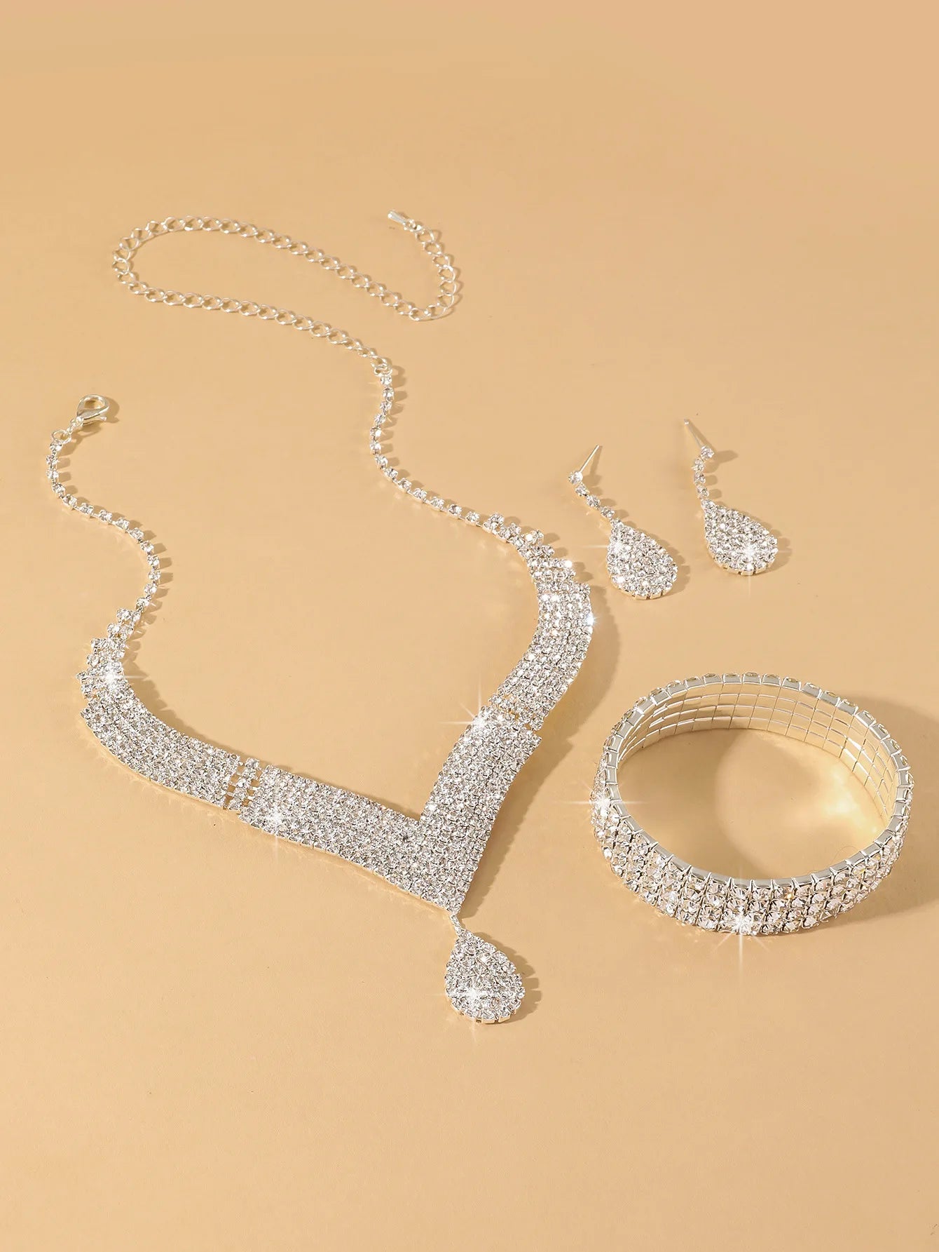 Three Pieces of Source Temperament Luxury Shiny Rhinestone Necklace Earrings Set Bridal Jewellery Love Pendant Ear