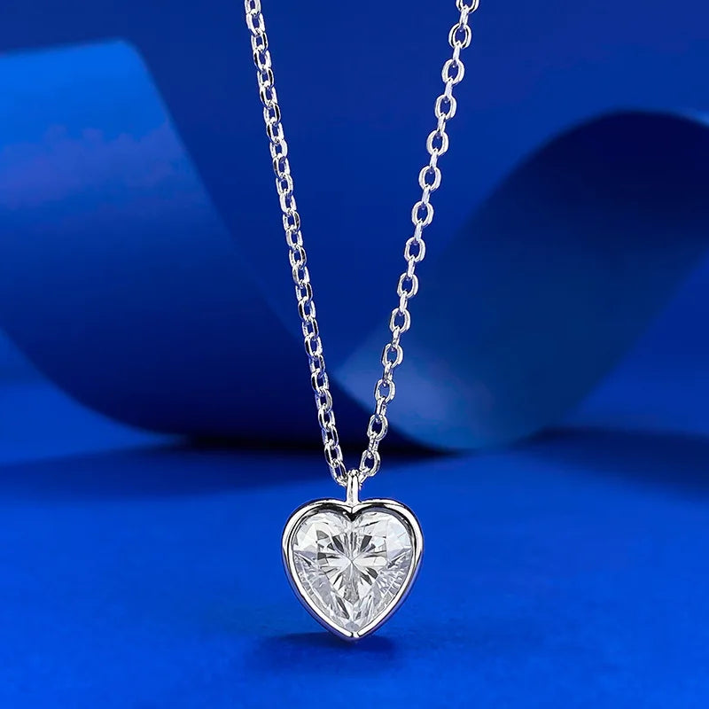 Queen Heart Lab Moissanite Diamond Pendant 100% Real 925 Sterling Silver Wedding Chocker Necklace for Women Engagement Jewelry