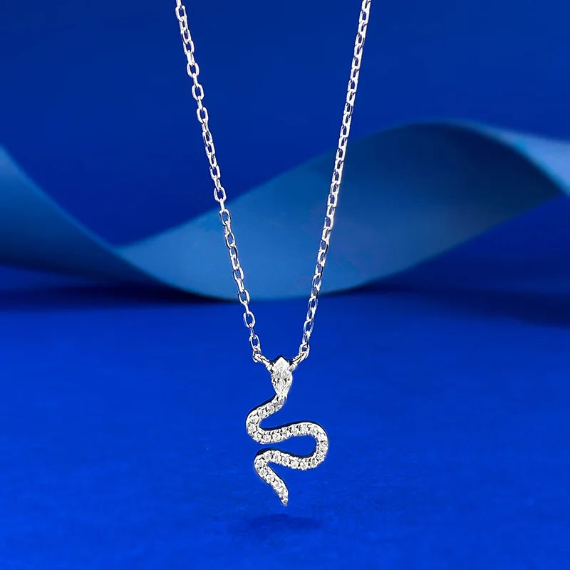 Queen Heart Lab Moissanite Diamond Pendant 100% Real 925 Sterling Silver Wedding Chocker Necklace for Women Engagement Jewelry